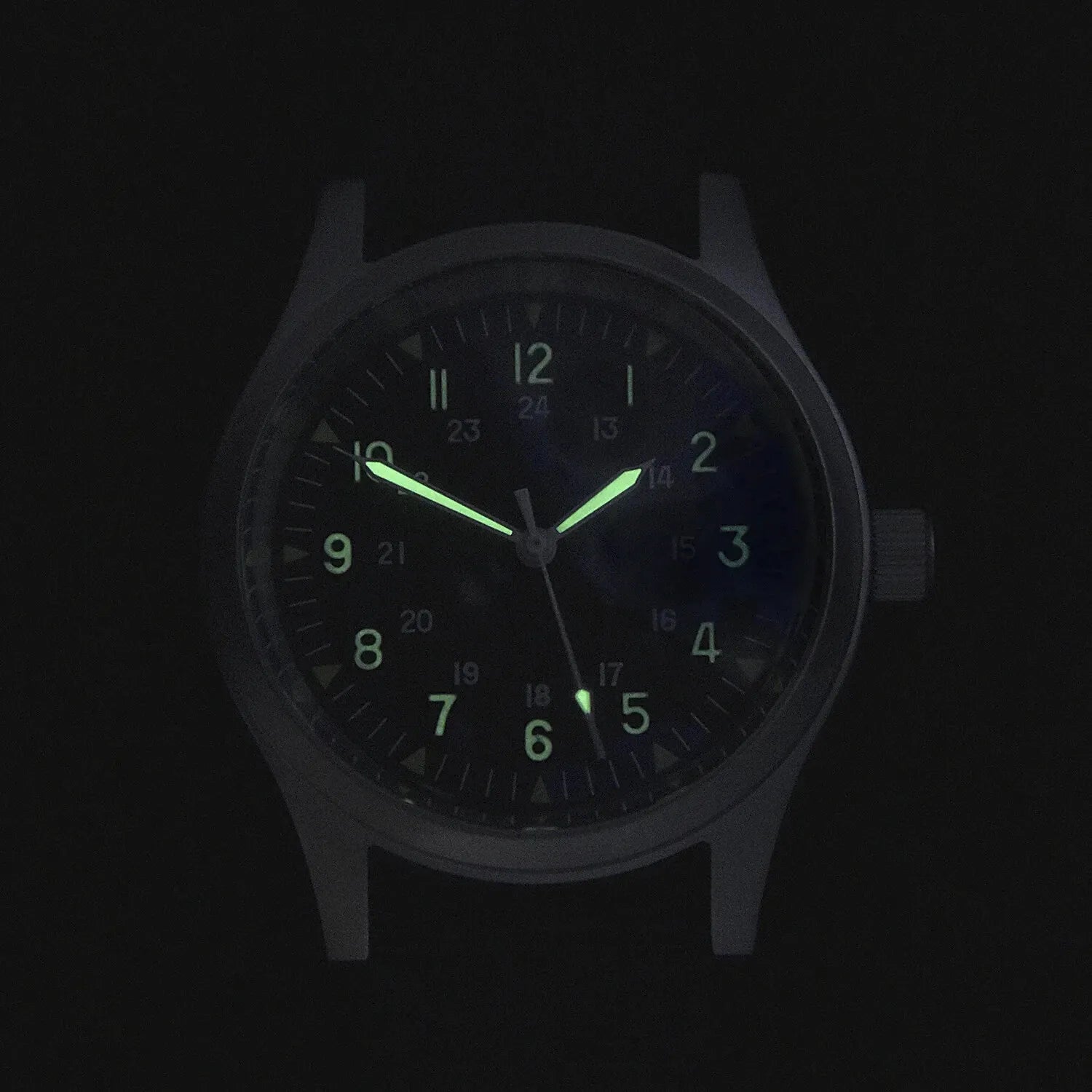 Classic U.S Pattern Military Watch with a Mechanical/Quartz Hybrid Movement and 100m/330ft Water Resistance - On Special Offer