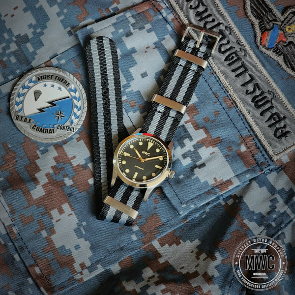 MWC Classic 1950s/1960s Pattern 25 Jewel Automatic "Adventurer" Watch with 200m Water Resistance and Retro Luminous Paint, Sapphire Crystal and 1960s Pattern Bracelet